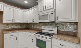 20 Westmorland Dr, Bella Vista, AR 72714