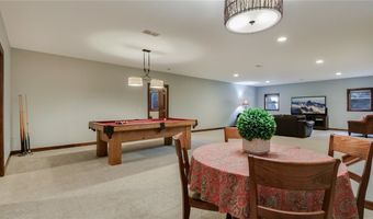 904 Timber View Dr, Altoona, WI 54720