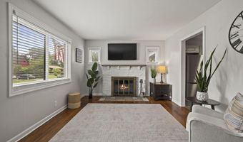 237 Maple Dr, Columbus, OH 43228