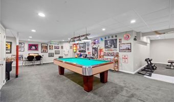 224 Sleepy Hollow Dr, Amherst, OH 44001