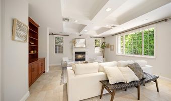15850 Seville Ln, Encino, CA 91436