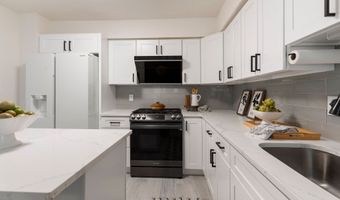 65 Peddlars Dr 65, Branford, CT 06405