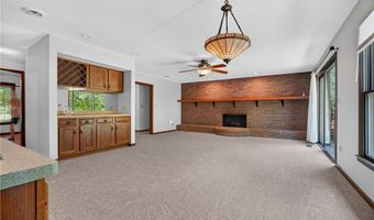 12757 Chamberlain Rd, Aurora, OH 44202