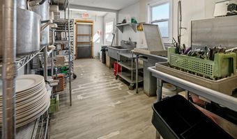 688 E Bay Ave, Barnegat, NJ 08005