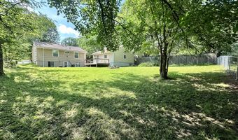 424 Hilltop Rd, Ames, IA 50014