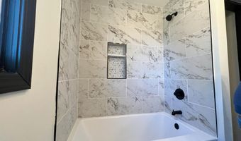 215 NW 4th St, Arab, AL 35016