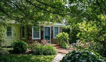25 Warren Ave, Middletown, RI 02842