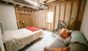 111 Arkansas Ave, Alton, IA 51003
