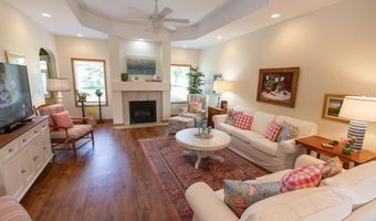 616 N Easton Dr, Angola, IN 46703