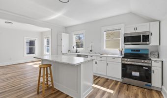 26 Vernon St, Auburn, ME 04210