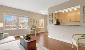1251 E ABINGDON Dr #1121, Alexandria, VA 22314