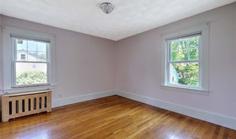 4 Harlem St, East Providence, RI 02916