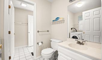 30 Harbor Hill Dr 30, Bourne, MA 02532