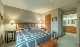 7549 W Village Crest Dr, Madison, WI 53719