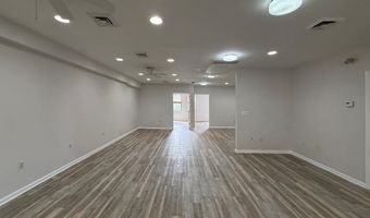 4716 WISCONSIN Ave NW, Washington, DC 20016