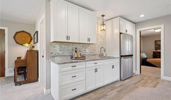 4212 Parkview Ln, Anoka, MN 55303