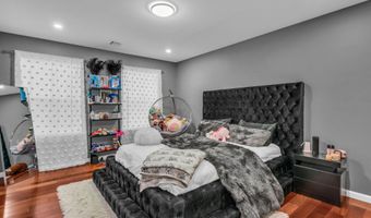 315 Parisen Ave, Bayville, NJ 08721