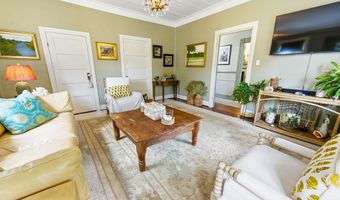 128 4th St, Apalachicola, FL 32320