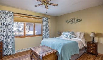 8 FIESTA Ct E, Appleton, WI 54911