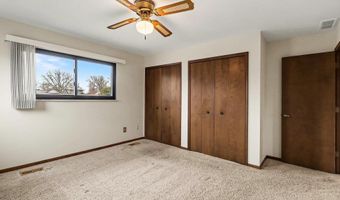 142 Channelsyde Dr, Algonac, MI 48001
