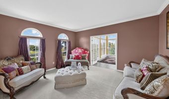 3 Surrey Way, Alexandria Twp., NJ 08867