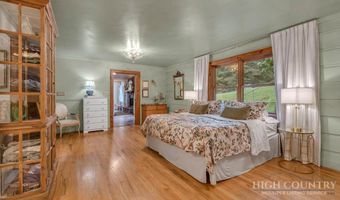 165 Leighway Ln, Banner Elk, NC 28604