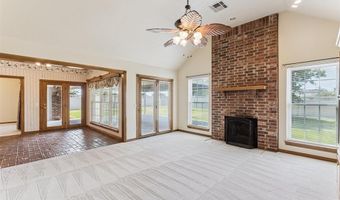 506 Fieldcrest Dr, Chickasha, OK 73018