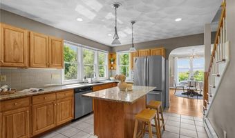 146 Alfred Drown Rd, Barrington, RI 02806