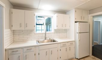 207 N MAPLE St, Bingen, WA 98605