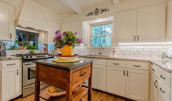 2003 Lynnwood Dr, Benton, AR 72015
