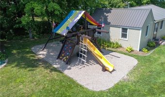 1321 S Darling Dr NW, Alexandria, MN 56308