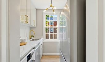 220 N THOMAS St 220-1, Arlington, VA 22203