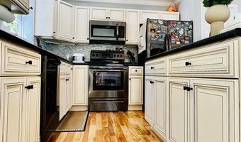 40 Ellis Ct, Bangor, ME 04401