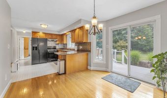 5 Strawberry Ln, Billerica, MA 01821