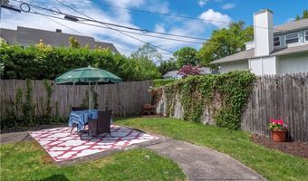 203 Fenner Ave 5, Middletown, RI 02842