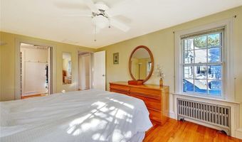 12 Harbour Ter, Cranston, RI 02905