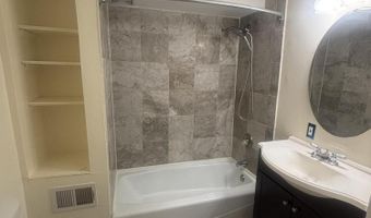 17 Ash Grove Pl 1, Albany, NY 12202