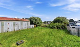 195 17TH St SE, Bandon, OR 97411