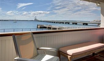 115 Washington St, Newport, RI 02840