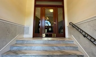 69 Park Dr 17, Boston, MA 02215