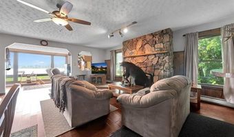 429 Edgewater Dr, Algonac, MI 48001