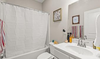 724 Sherwood Rd, Asheboro, NC 27205