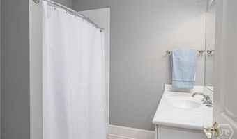 11 Turnbull Ln, Savannah, GA 31410