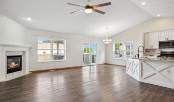 1415 Deerfield Dr, North Liberty, IA 52317