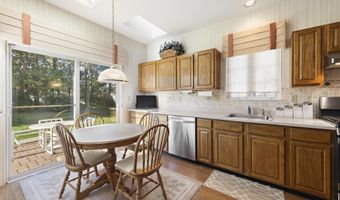 3 Lakeland Dr, Barnegat, NJ 08005