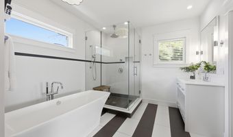 698 BEACH Ave, Atlantic Beach, FL 32233