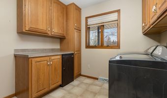 1402 N Arch St, Aberdeen, SD 57401