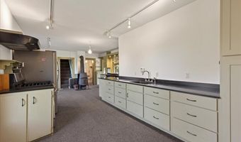 18 Cobb Rd, Belfast, ME 04915