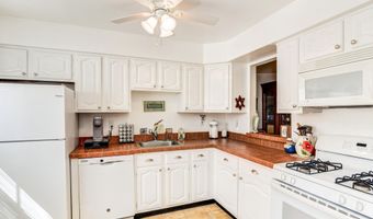258 Grassmere Ct, Aberdeen, NJ 07747