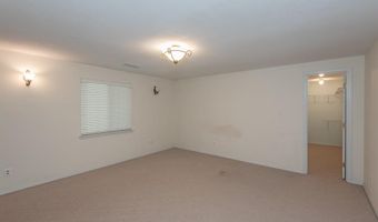 925 Westrun Dr, Ballwin, MO 63021